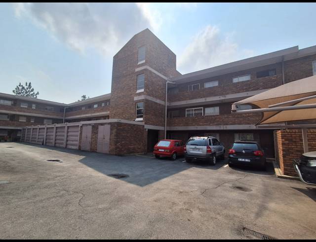 2 BEDROOM FLAT FOR SALE IN THREE RIVERS